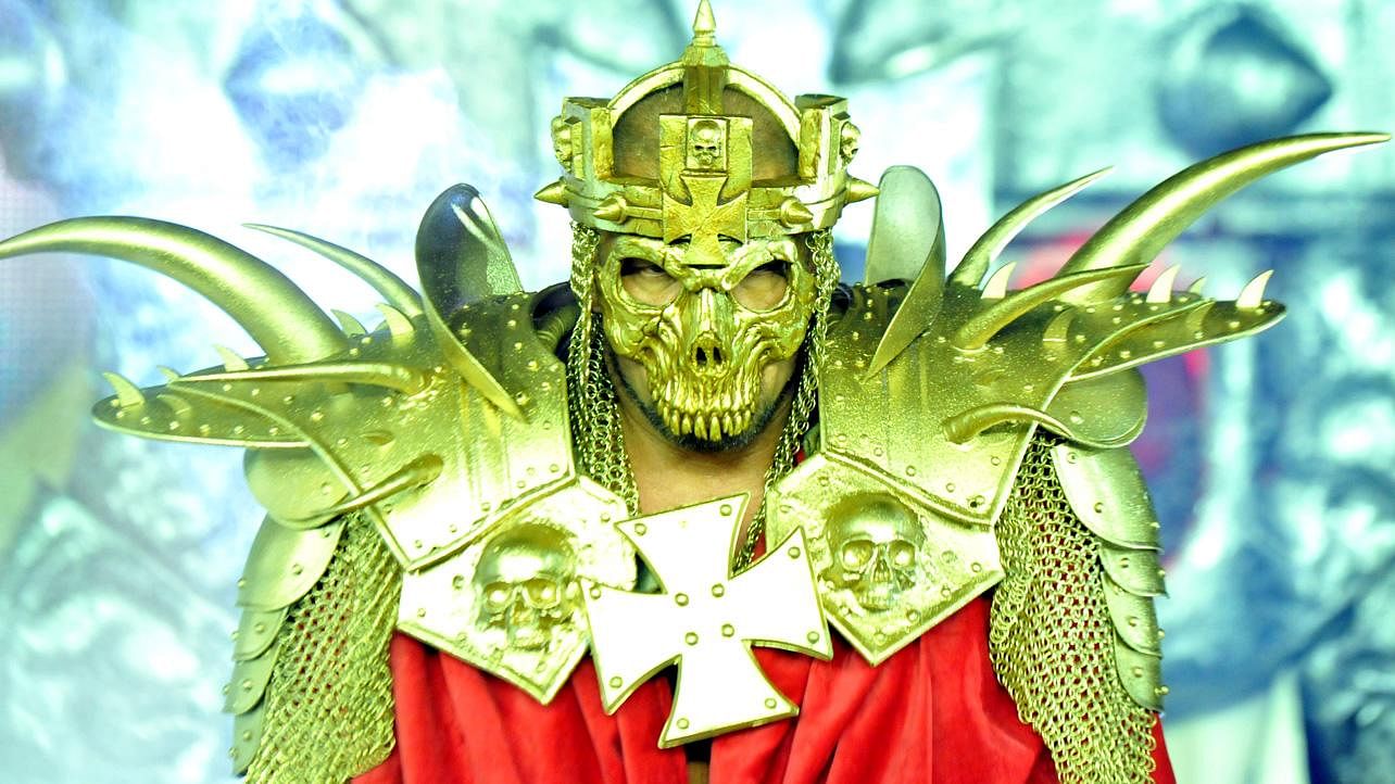 Король н. Triple h King of Kings. WWE Triple h King of Kings. Triple h Mask. Triple h: King of Kings фильм 2008.