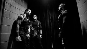 How to book Ambrose vs Reigns vs Rollins for the main event at WrestleMania 31?
