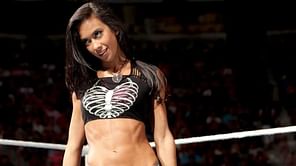AJ Lee reacts to pregnancy rumours, WWE addresses rumours of Tapout deal