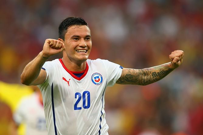 Chile's Charles Aranguiz defends the presence of naturalised foreigners in national team