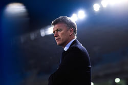 Video: David Moyes gets sent off and has chips with fan