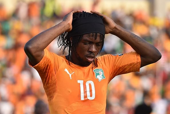 Video: Gervinho sent off after punching opponent during Ivory Coast's ...