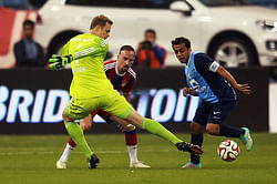 Video: Manuel Neuer comes out 35 yards to make two risky tackles in friendly
