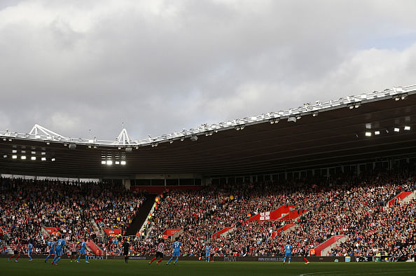 Southampton FC play Cupid; lend fan helping hand for a date
