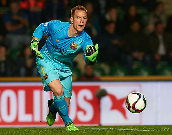 Video: Barcelona goalkeeper Marc-Andre ter Stegen with a great piece of chest control under pressure