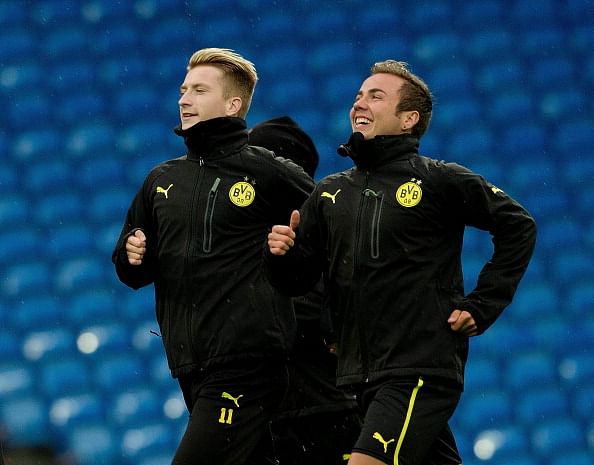 Marco Reus earns applause from teammates and Mario Gotze after contract renewal