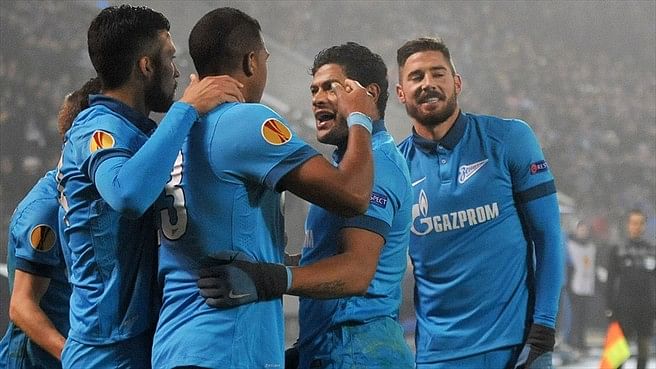 Video: Hulk Smash?! Brazilian forward scores from a thunderous shot against PSV