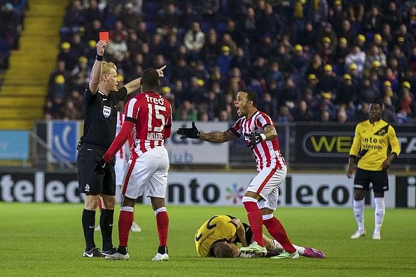 Video: PSV Eindhoven's Jetro Willems picks up fastest red card in Eredivisie history