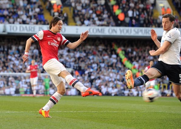 Why Arsenal should not start with Mesut Ozil and Theo Walcott in the North London Derby