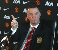 Louis van Gaal wants Manchester United players to cut down on backpasses to David De Gea
