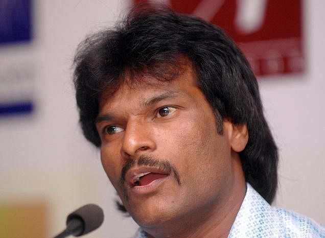 Indian coach best option for team: Dhanraj Pillay