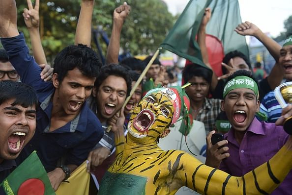 Bangladesh cricket team warmly received by adoring fans