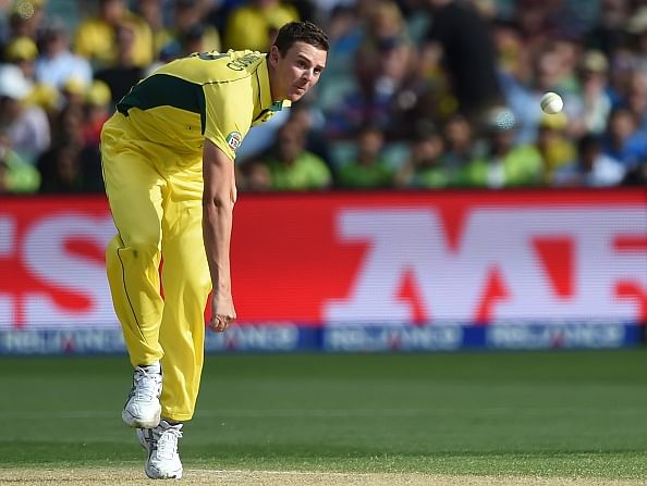 ICC Cricket World Cup 2015: Australia bowl out Pakistan for 213 in 3rd quarterfinal