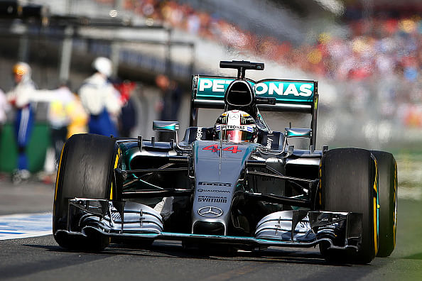 Lewis Hamilton wins the 2015 Australian Grand Prix