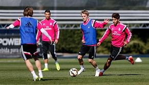 Video: Martin Odegaard provides perfect cross for Cristiano Ronaldo during team training