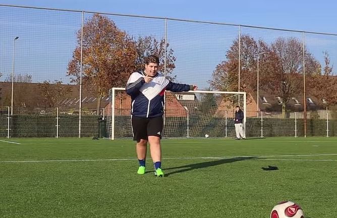 Video: Youtube freekick sensation Bas van Velzen invited to a shooting session at Liverpool