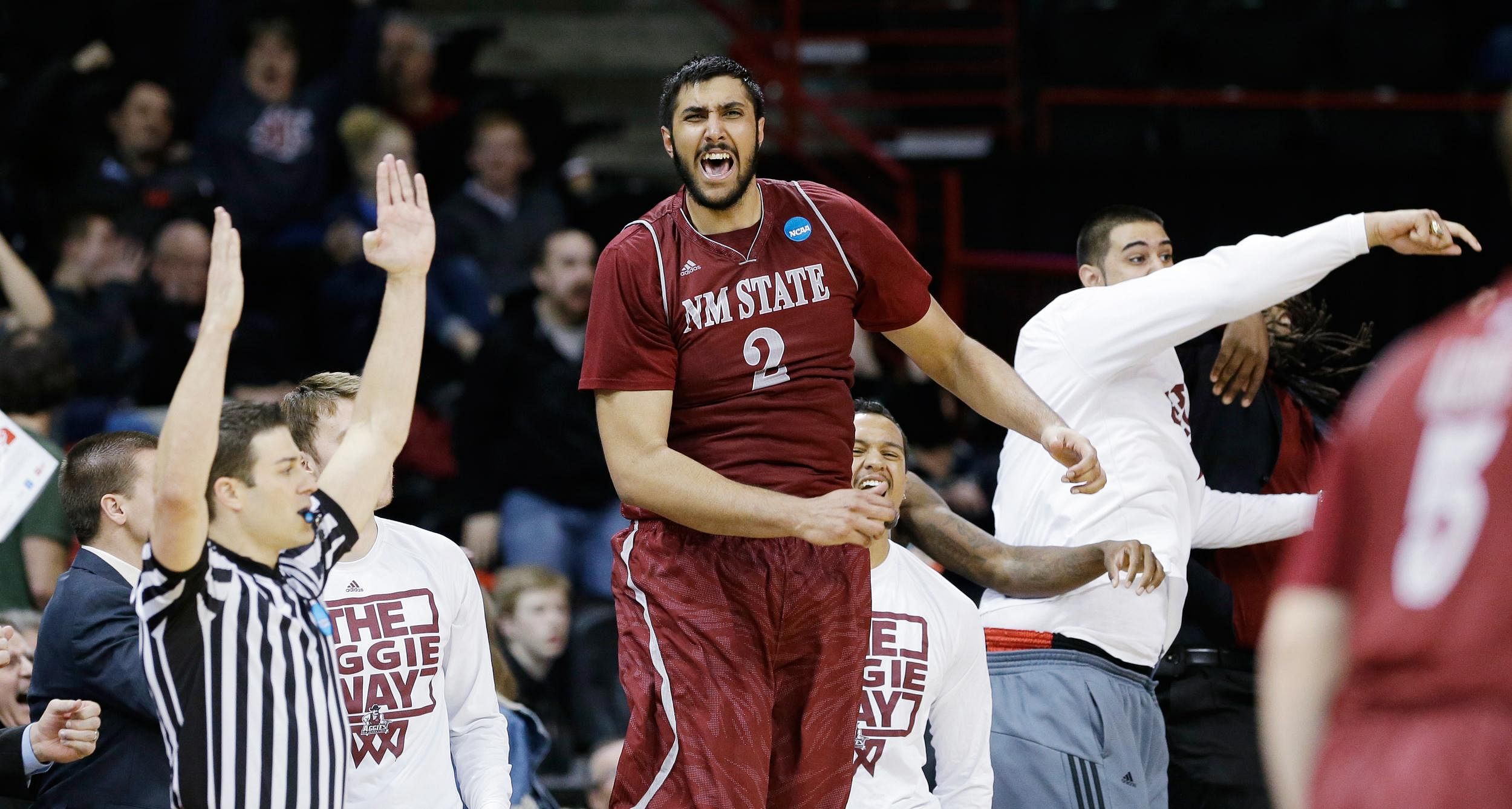Sim Bhullar becomes first NBA player of Indian descent