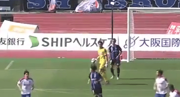 Video: Cheekiest goal of the season? Striker fools goalkeeper for easy finish