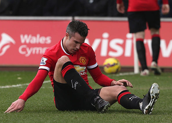 Robin van Persie to miss Manchester derby