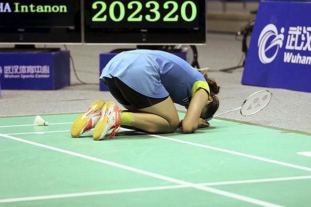 Ratchanok Intanon outlasts Li Xuerui to win Badminton Asia Championships