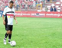 Former Corinthians midfielder arrested for stealing money from an ATM