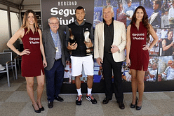 Jo-Wilfried Tsonga wins Segura Viudas award