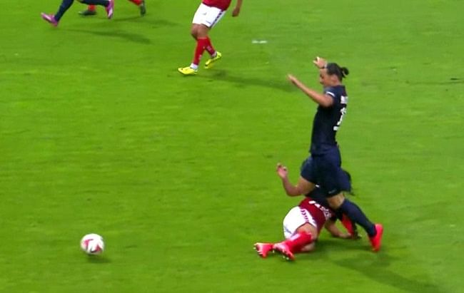 Zlatan Ibrahimovic dive