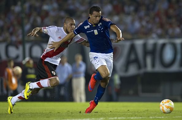Cruzeiro beat River Plate, eyes Libertadores last four