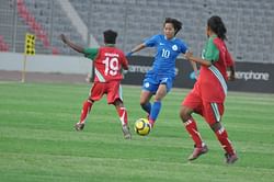 Woman footballers Oinam Bembem Devi, Bala Devi and Ashalata Devi to play in Maldivian League
