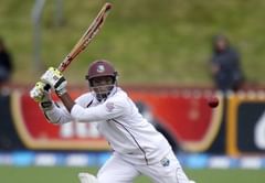 Holding backs selectors' decision on Chanderpaul