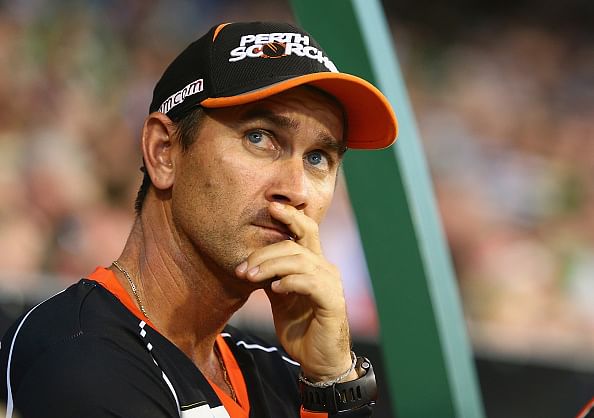Justin Langer ends England speculation by extending Western Australia contract