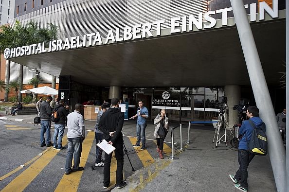 Pele released from hospital following prostate surgery