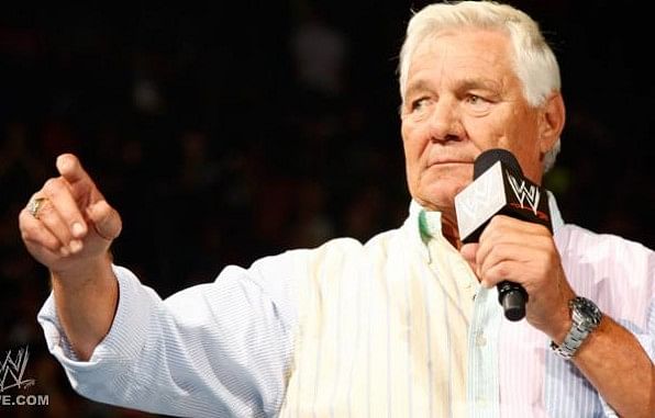 What happened after RAW went off the air?, WWE legend honoured
