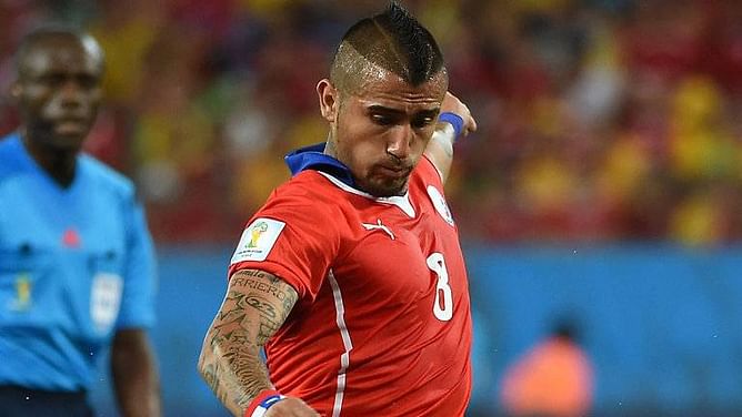 Chile midfielder Arturo Vidal crashes Ferrari; arrested for drunk driving