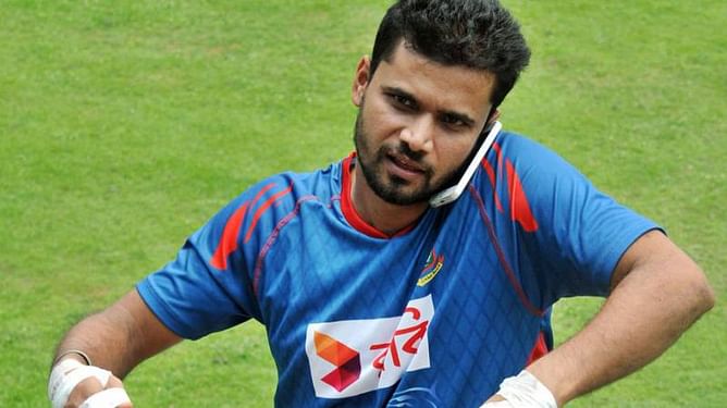 Mashrafe Mortaza suffers minor injuries in road mishap