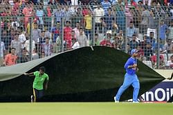 Rain halts Bangladesh march in first ODI