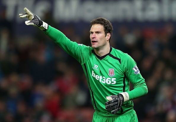 Chelsea complete Asmir Begovic signing from Stoke