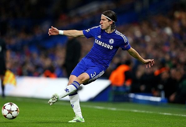 Atletico Madrid re-sign left-back Filipe Luis from Chelsea