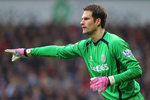 Report: Stoke City's Asmir Begovic emerges frontrunner to replace Petr Cech at Chelsea