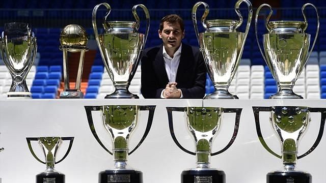 Video: Fans boo Real Madrid President Florentino Perez at Iker Casillas' farewell