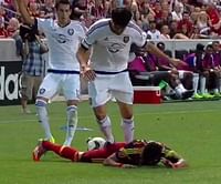 Video: Kaka receives first straight red card of career for stomping on opponent