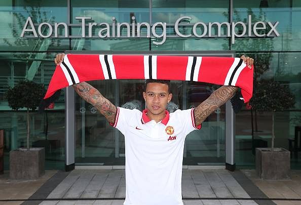 Manchester United beat PSG for the signature of Memphis Depay 