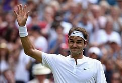 Video: Roger Federer lights up Wimbledon with an incredible between-the-legs shot