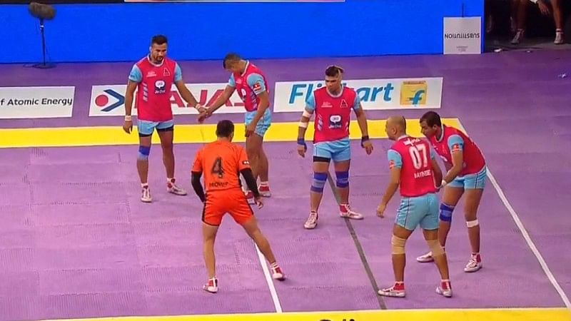 U Mumba 29-28 Jaipur Pink Panthers; The hosts start Pro Kabaddi with a closely-contested victory