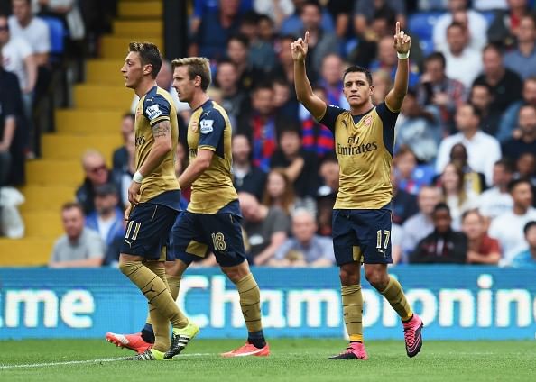 Delaney own goal helps Arsenal beat Crystal Palace 2-1