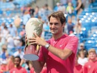 Federer posing with his 7th Western & Southern Open title