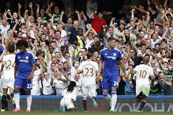 Defending champions Chelsea held to dramatic 2-2 draw against Swansea