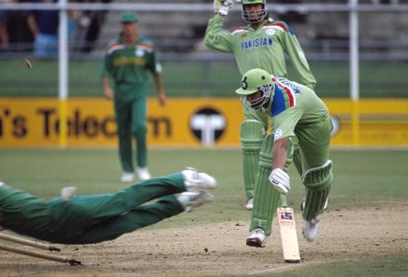 Jonty Rhodes affects the now-famous run-out