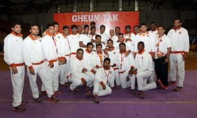 Kapil Dev delivers inspiring team talk to Puneri Paltan