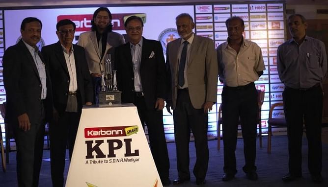 Unveiling of the Karbonn Smart KPL 2015 Trophy